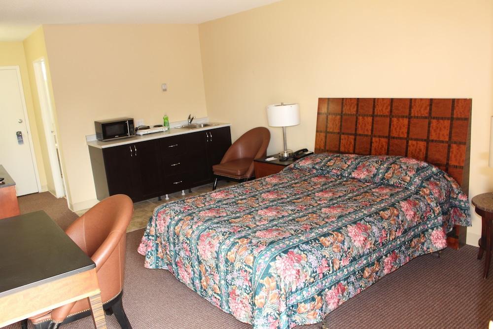 Travelodge By Wyndham Swift Current Exterior photo
