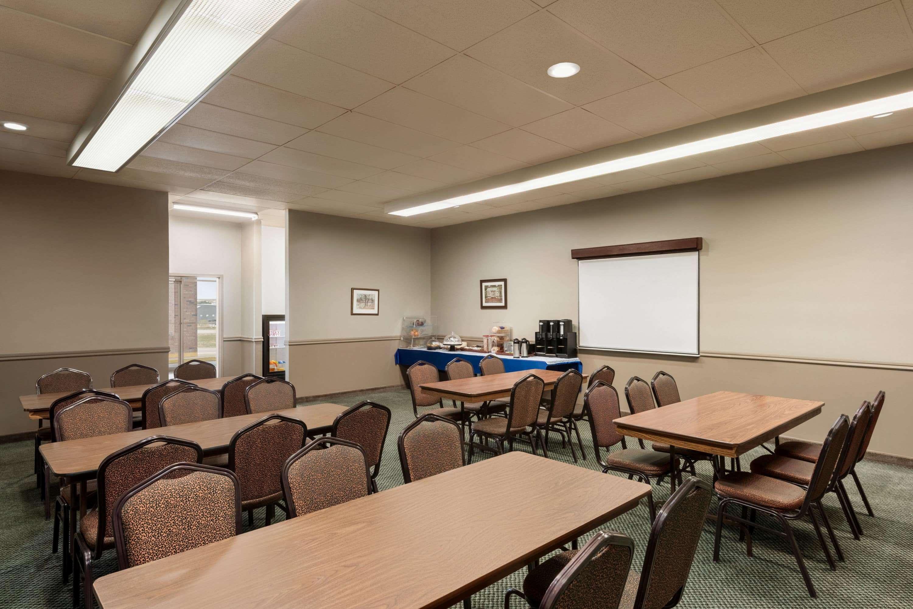 Travelodge By Wyndham Swift Current Exterior photo