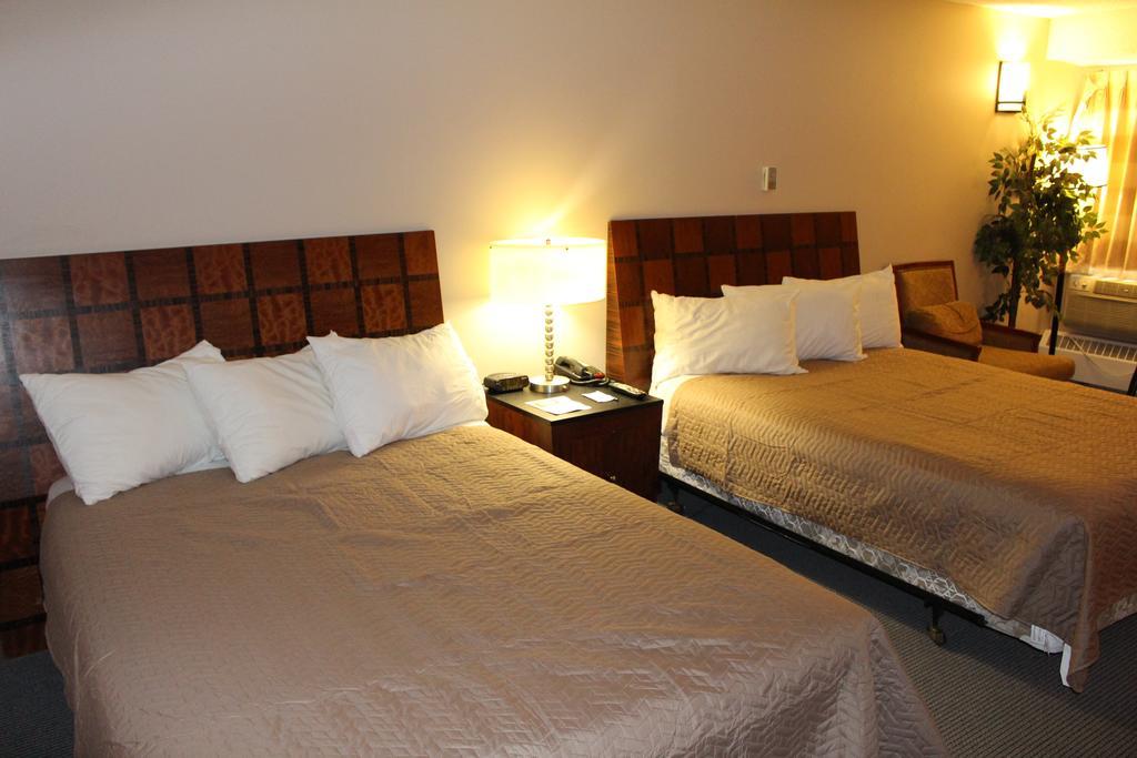 Travelodge By Wyndham Swift Current Exterior photo