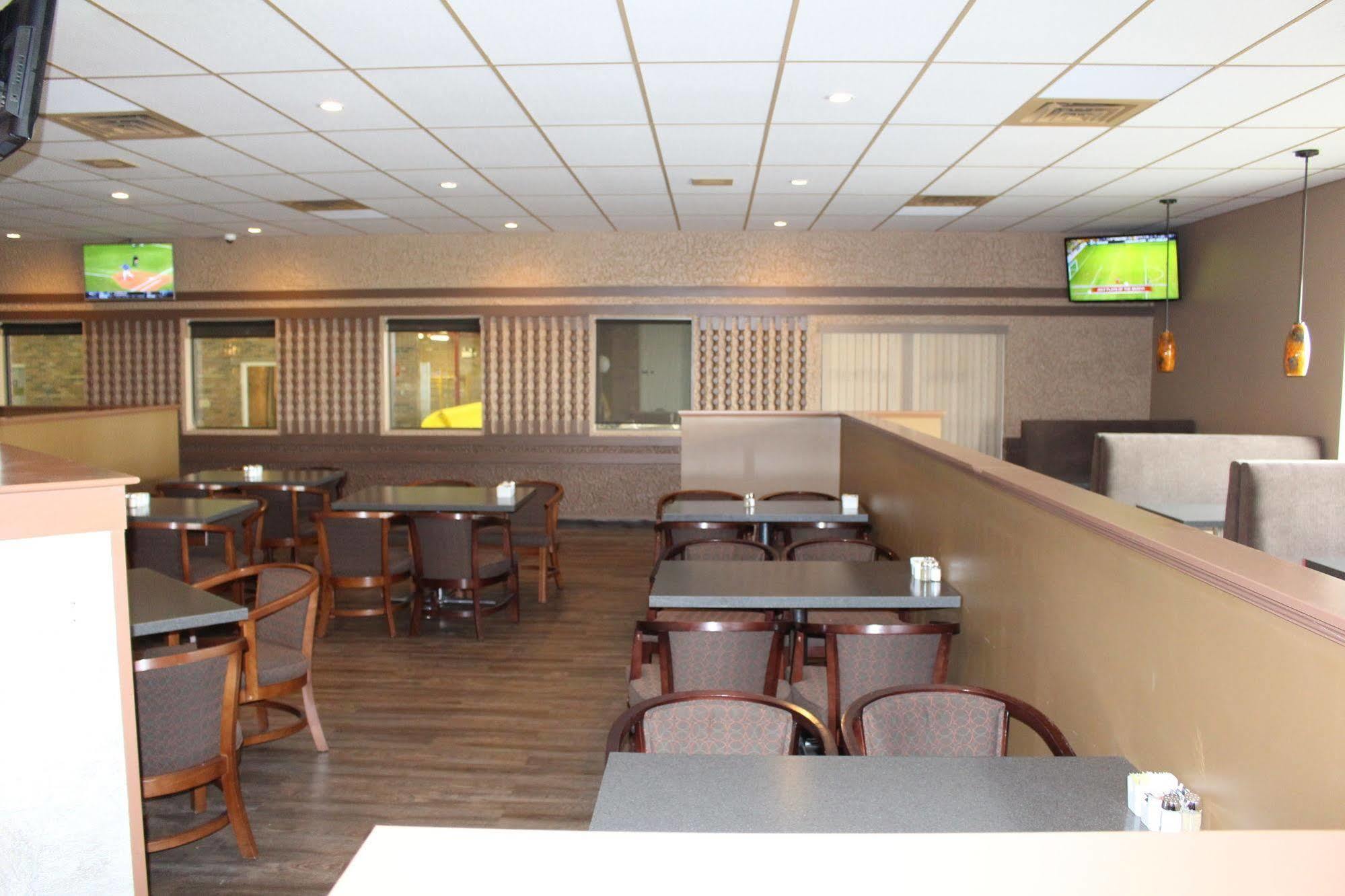 Travelodge By Wyndham Swift Current Exterior photo