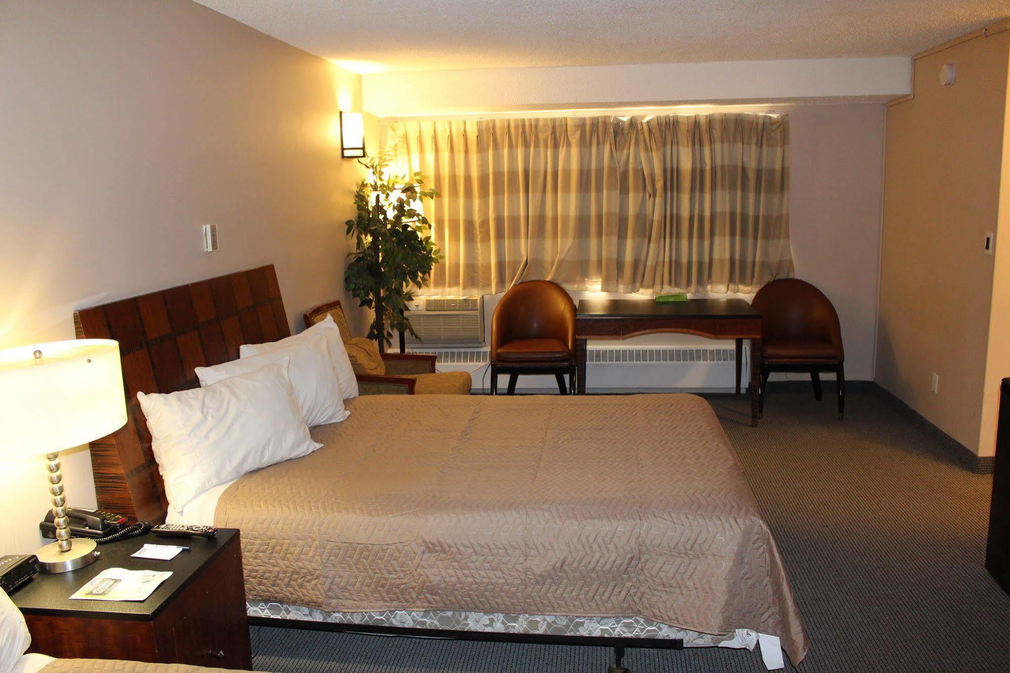Travelodge By Wyndham Swift Current Exterior photo